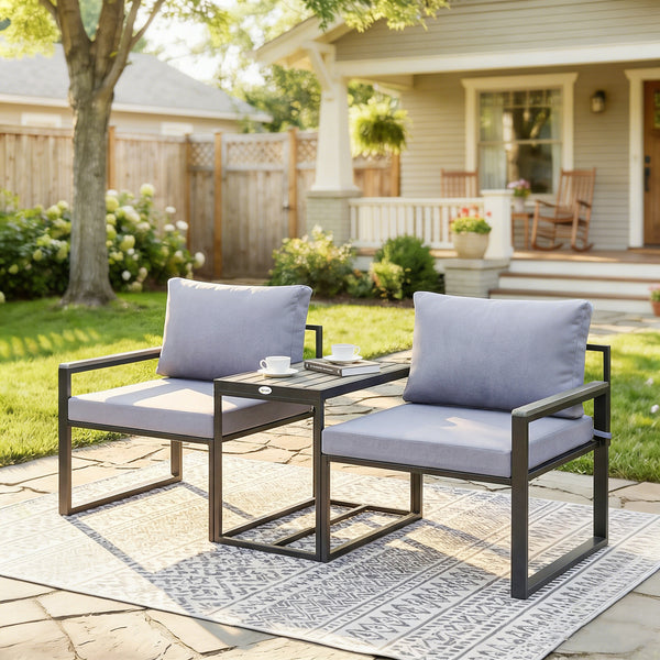 Salon de jardin 3 pièces - ensemble de jardin avec coussins 14cm et accoudoirs en composite bois-plastique : mobilier de balcon avec 2 fauteuils et table d'appoint, assise en textilène, gris