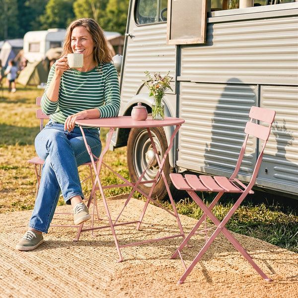 Ensemble Bistrot de Jardin 3 Pièces san Montage - Table et 2 Chaises Pliantes à Lattes en Métal avec Double Protection Antirouille - Mobilier de Balcon et Terrasse Chic, Rose