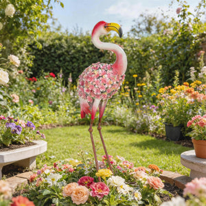 Statue de Jardin Flamant Rose, Sculpture d'Oiseau en Métal avec Plumes Florales, Décoration Extérieure avec Piquets de Fixation pour Jardin, Terrasse ou Paysage, Rouge