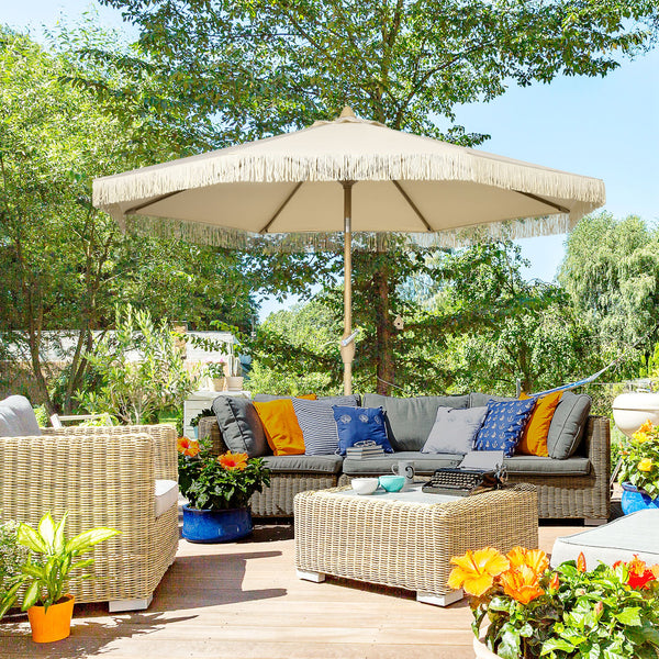 Parasol droit de jardin inclinable parasol avec manivelle à franges mât en métal style bohème 8 baleines Ø 265 x 244 cm crème
