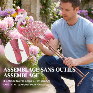 Statue de Jardin Flamant Rose, Sculpture d'Oiseau en Métal avec Plumes Florales, Décoration Extérieure avec Piquets de Fixation pour Jardin, Terrasse ou Paysage, Rouge