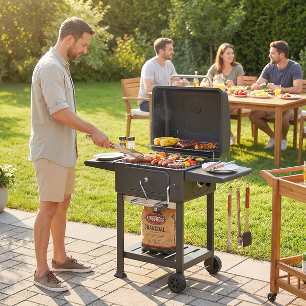 Barbecue charbon de bois avec bac à charbon réglable, chariot grill de jardin fumoir avec grille de maintien au chaud, tablettes latérales, cheminée, aérations, roues et thermomètre, noir