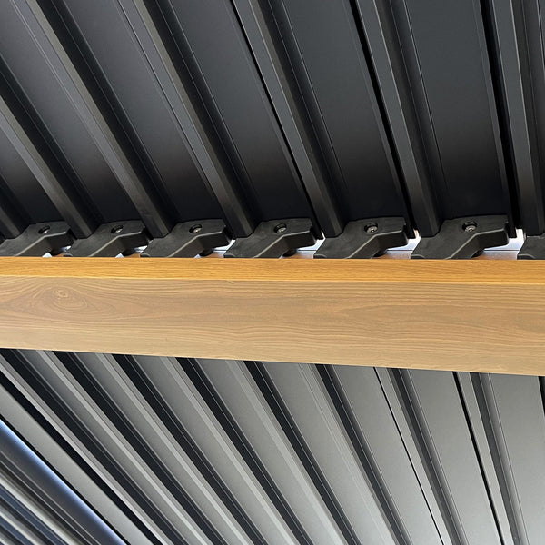 Pergola bioclimatique en aluminium 3 x 4 m pergola jardin extérieur avec lames orientables manivelle, style contemporain - noir et naturel effet grain de bois