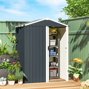 Abri de jardin en métal, cabane de jardin extérieure 136 x 87 x 179 cm, porte coulissante verrouillable, toit pointu et gants, cabanon rangement outils en acier galvanisé, gris foncé